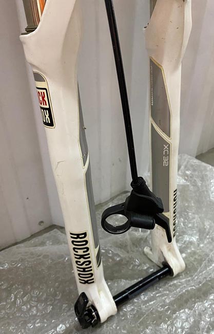 SUSPENSÃO ROCKSHOX XC 32 com trava no guidão