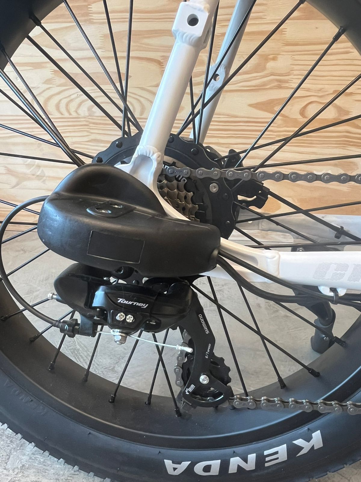 BICICLETA ELÉTRICA LEV CRUISER S PLUS Aro 24